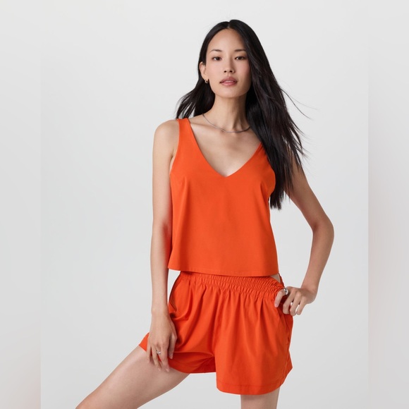 Vuori Tops - Vuori Villa Cropped Tank in Bright Poppy